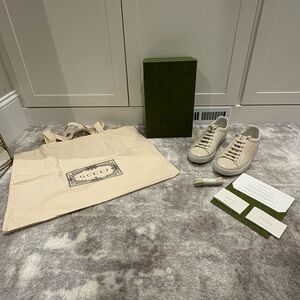 Gucci Cream Sneakers with Green Box Women